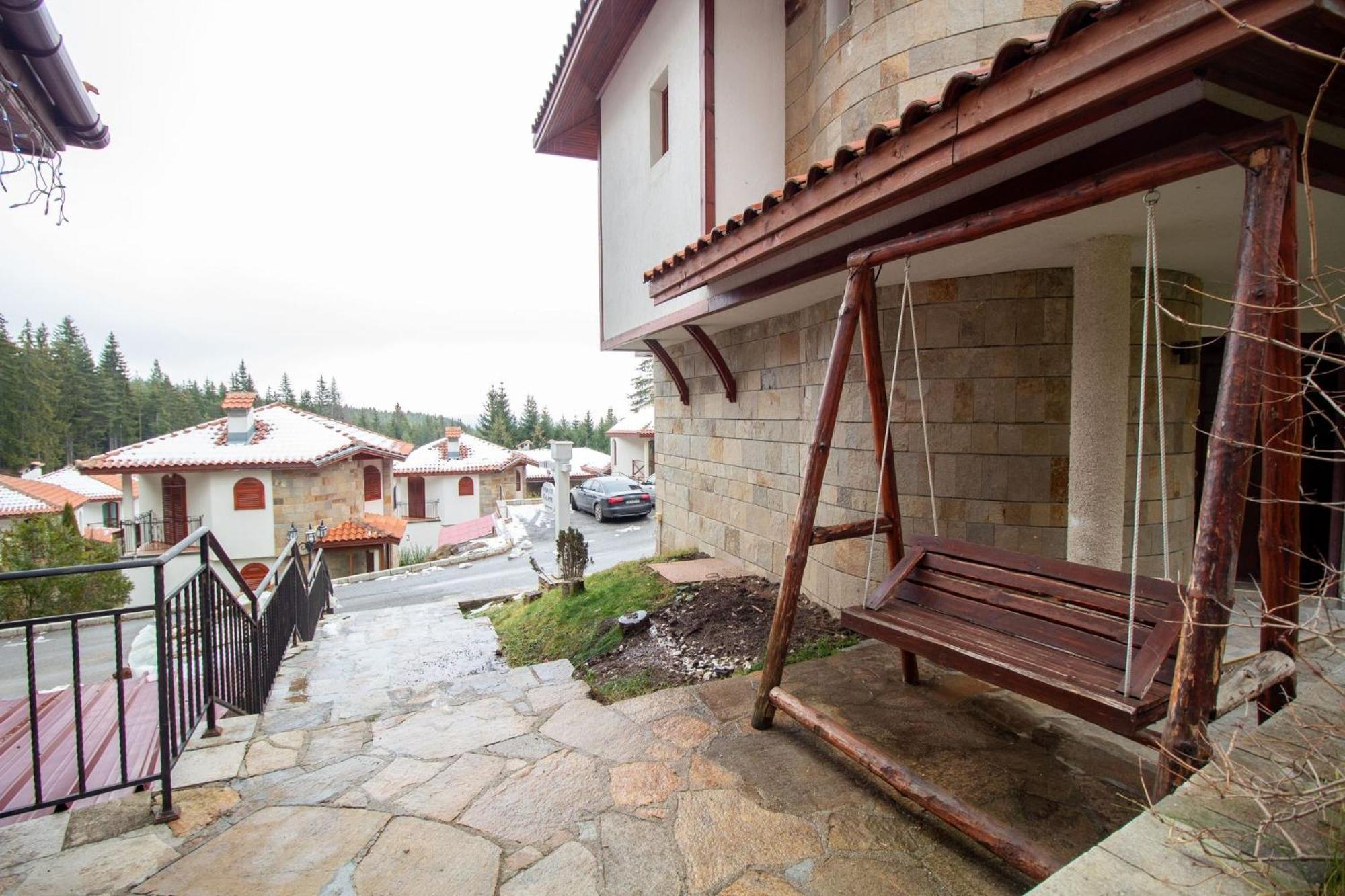 Ski Chalets At Pamporovo - An Affordable Village Holiday For Families Or Groups Екстер'єр фото